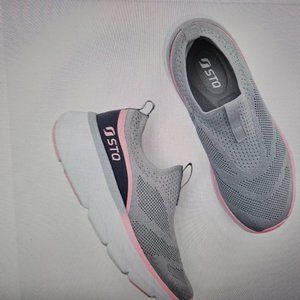 STQ Gear walking shoes